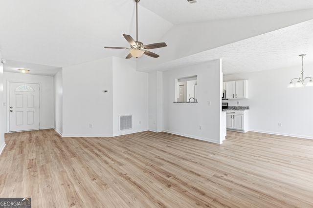 204 Apple Valley Road, Macon, GA 31217