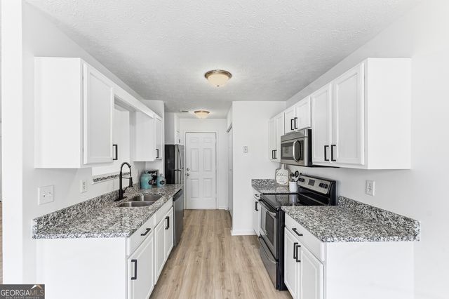 204 Apple Valley Road, Macon, GA 31217