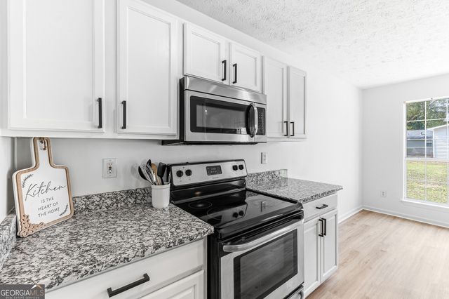 204 Apple Valley Road, Macon, GA 31217