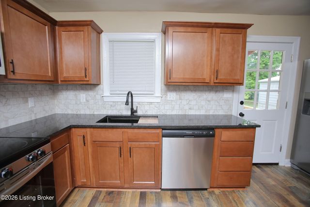 6024 Lewis Way, Louisville, KY 40272