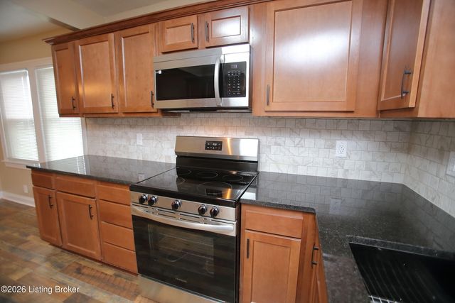 6024 Lewis Way, Louisville, KY 40272