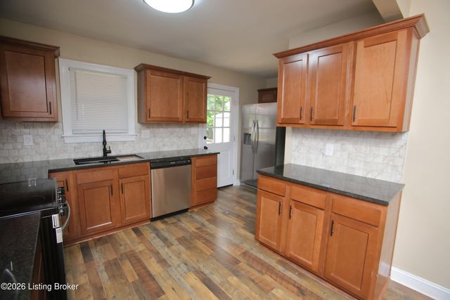 6024 Lewis Way, Louisville, KY 40272