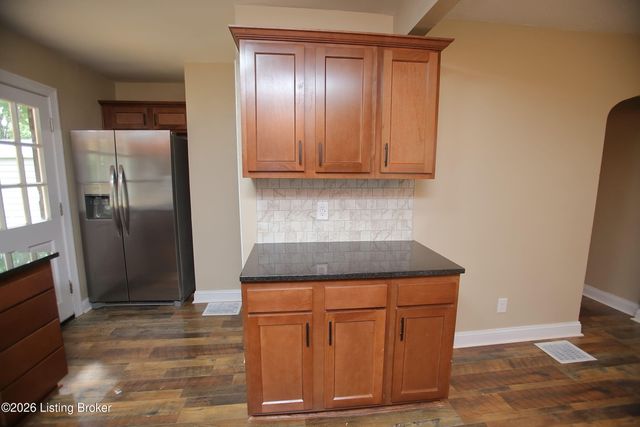 6024 Lewis Way, Louisville, KY 40272