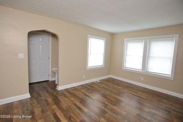 6024 Lewis Way, Louisville, KY 40272