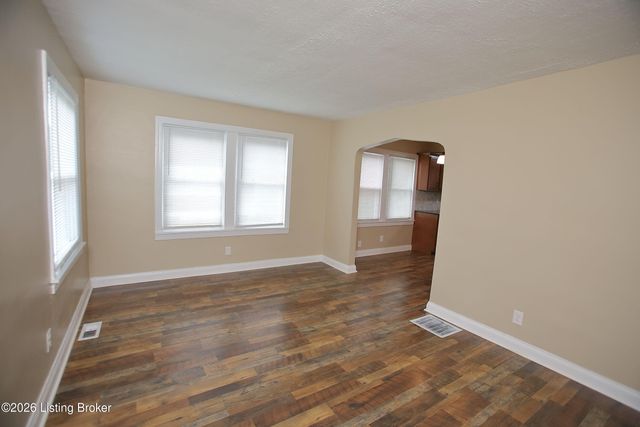 6024 Lewis Way, Louisville, KY 40272
