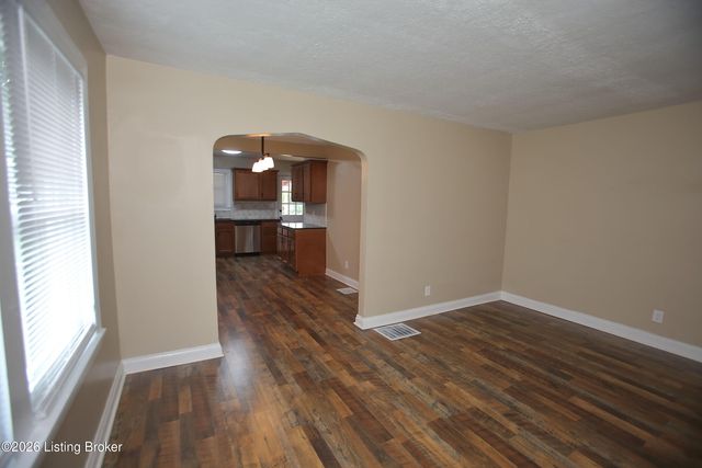 6024 Lewis Way, Louisville, KY 40272