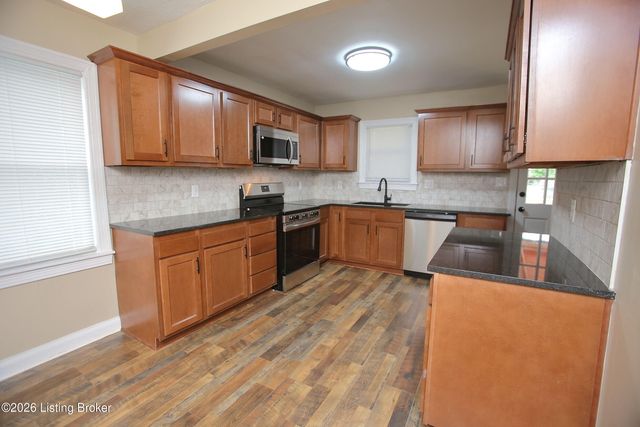 6024 Lewis Way, Louisville, KY 40272