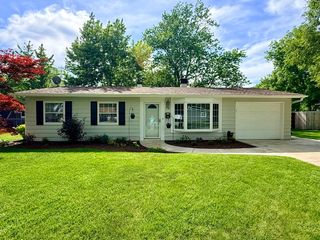 99 Circle Drive E, Montgomery, IL 60538