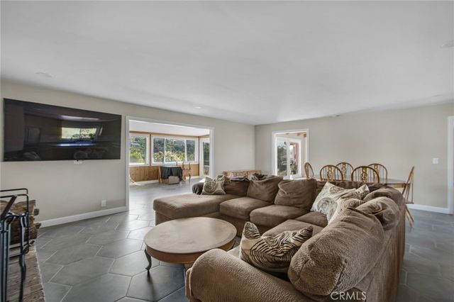 1463 S Citrus Avenue, Escondido, CA 92027