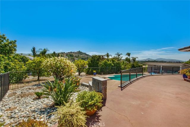 1463 S Citrus Avenue, Escondido, CA 92027