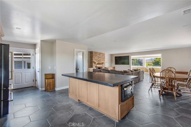 1463 S Citrus Avenue, Escondido, CA 92027