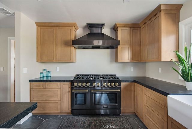 1463 S Citrus Avenue, Escondido, CA 92027