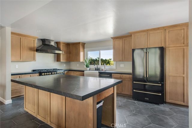 1463 S Citrus Avenue, Escondido, CA 92027