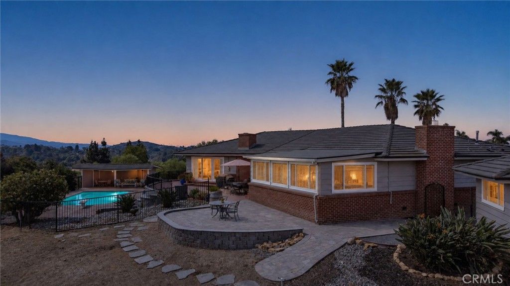 1463 S Citrus Avenue, Escondido, CA 92027 — photo 2