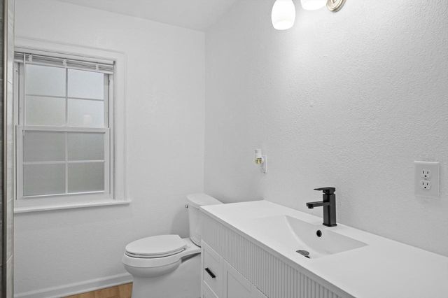 5680 N 34th STREET, Milwaukee, WI 53209