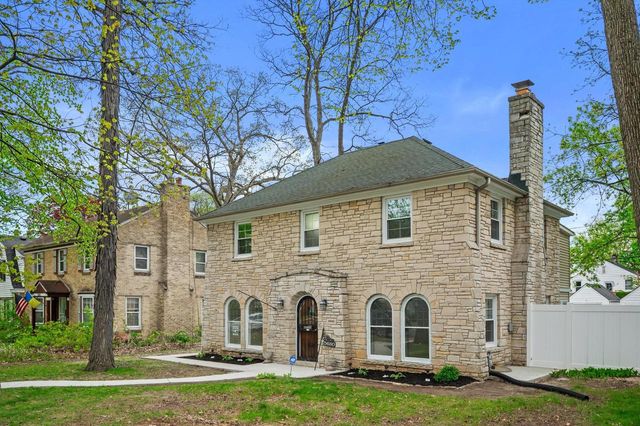 5680 N 34th STREET, Milwaukee, WI 53209