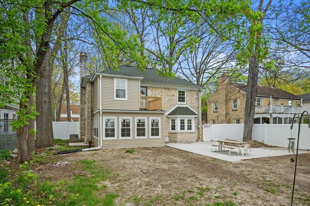 5680 N 34th STREET, Milwaukee, WI 53209