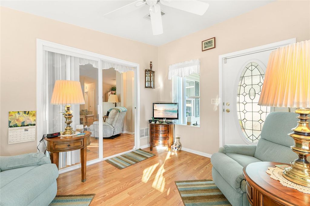 Image 13 of property listing at 5316 53RD AVENUE E N16, Bradenton, FL 34203