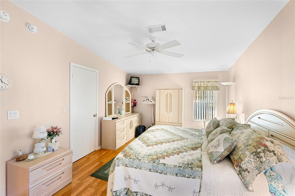 Image 15 of property listing at 5316 53RD AVENUE E N16, Bradenton, FL 34203