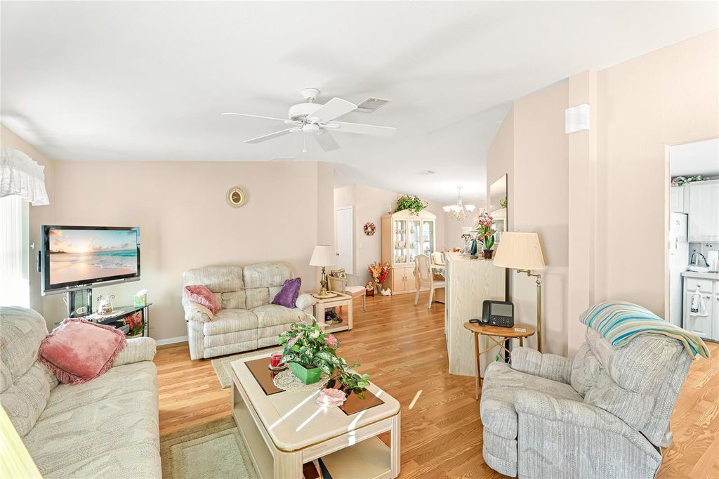 Image 9 of property listing at 5316 53RD AVENUE E N16, Bradenton, FL 34203