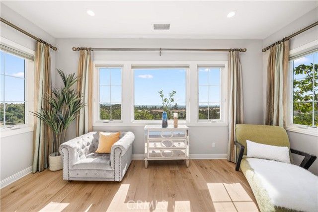 212 Clear Falls, Irvine, CA 92602