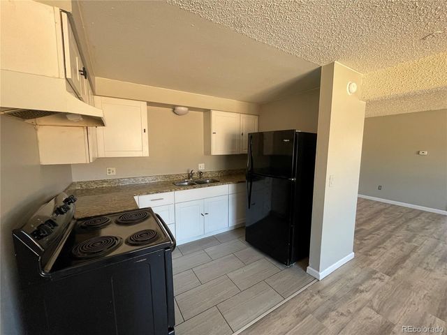 1720 Chester 2, Aurora, CO 80010