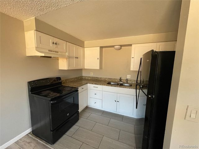 1720 Chester 2, Aurora, CO 80010