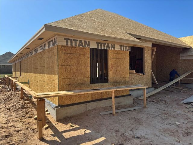 111 Firethorn Way, Noble, OK 73068
