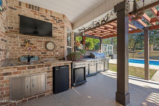 5516 Alakoko Place, Diamondhead, MS 39525