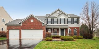 224 Cross Creek Lane, Lindenhurst, IL 60046