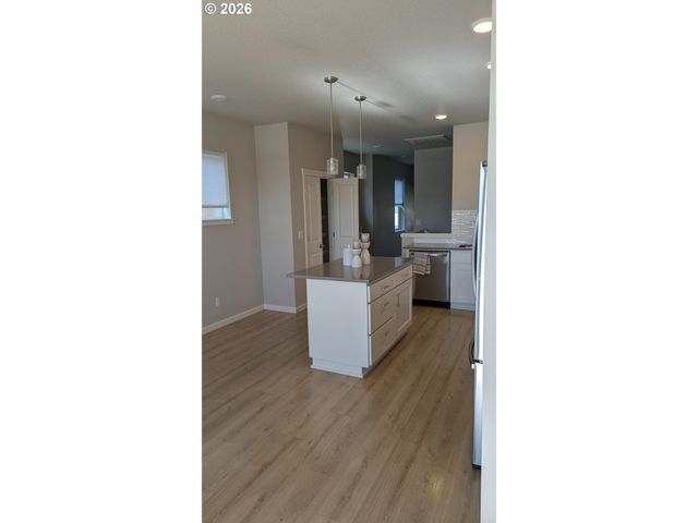 7024 Se FRASIER Ln, Hillsboro, OR 97123