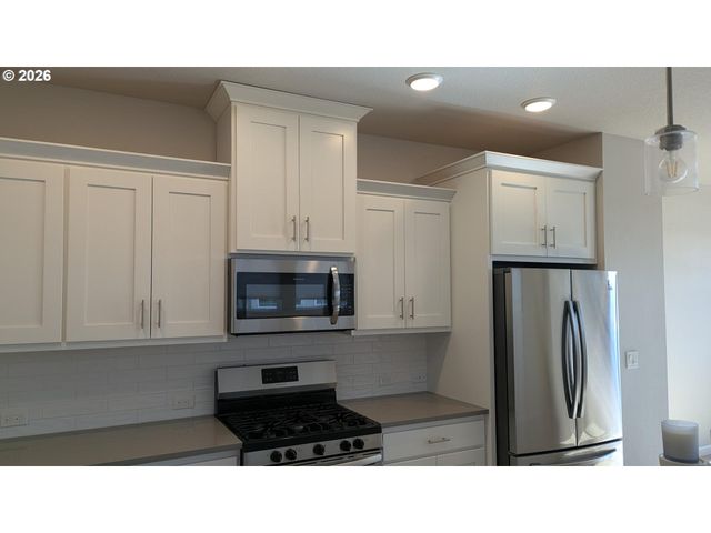 7024 Se FRASIER Ln, Hillsboro, OR 97123