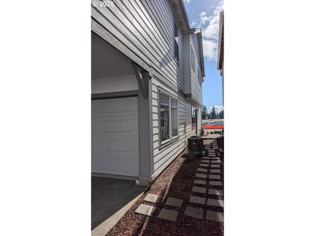 7024 Se FRASIER Ln, Hillsboro, OR 97123