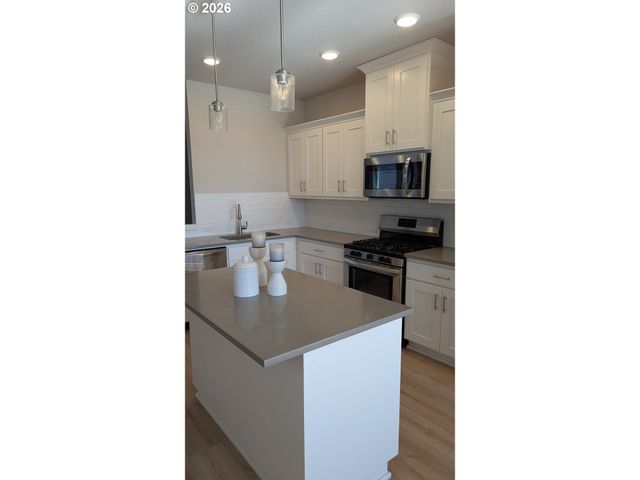 7024 Se FRASIER Ln, Hillsboro, OR 97123