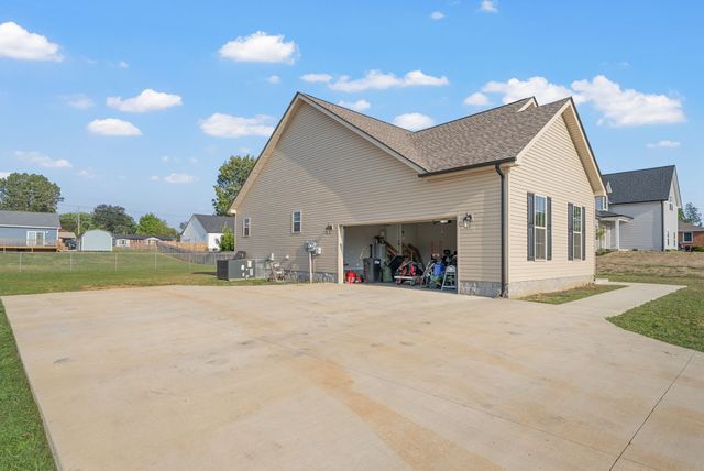 109 Morningside Dr, Clarksville, TN 37042