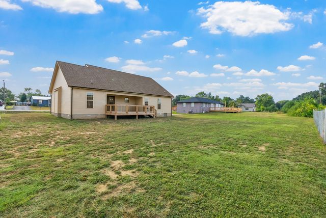 109 Morningside Dr, Clarksville, TN 37042