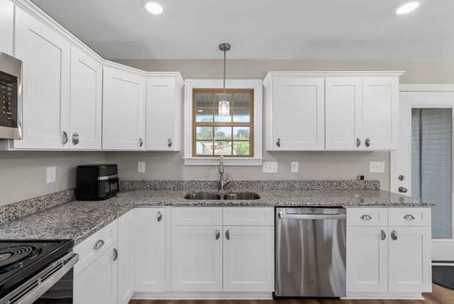 109 Morningside Dr, Clarksville, TN 37042