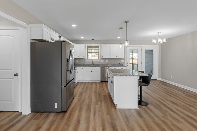 109 Morningside Dr, Clarksville, TN 37042