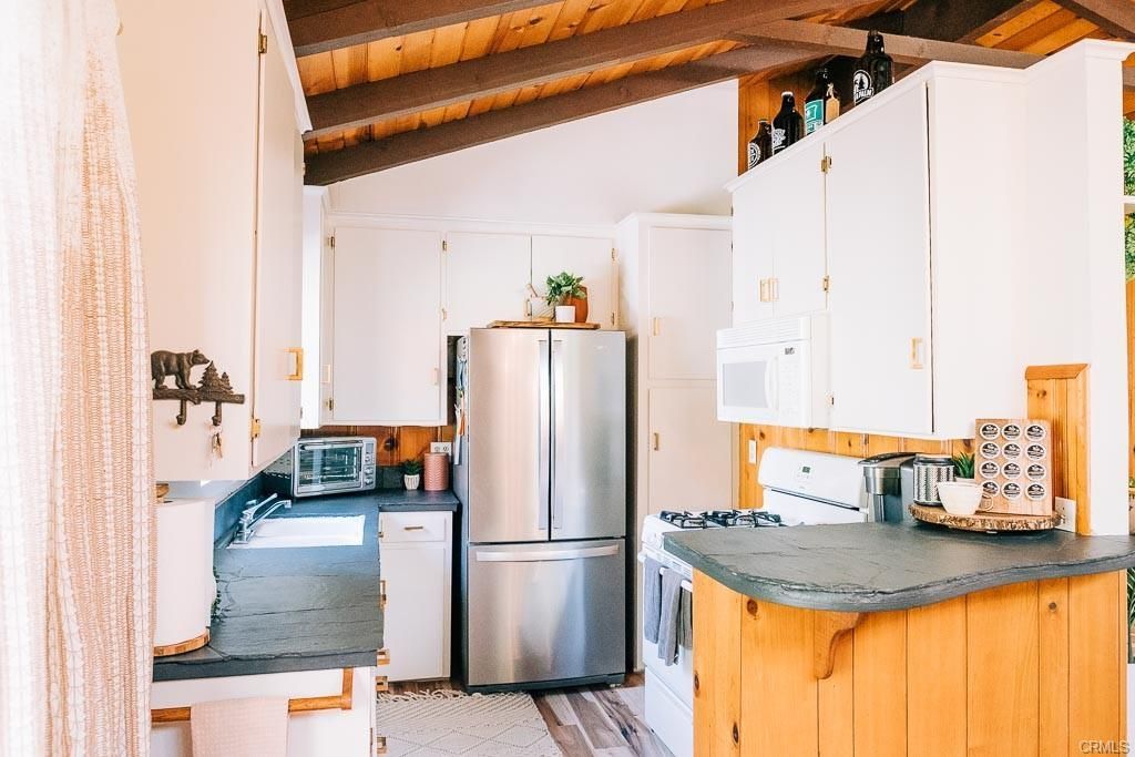 Image 45 of property listing at 39168 Hill, Bass Lake, CA 93604