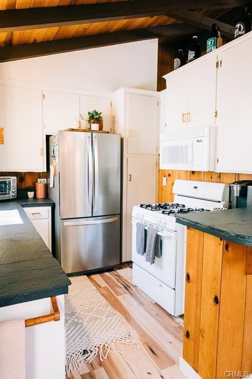 Image 48 of property listing at 39168 Hill, Bass Lake, CA 93604