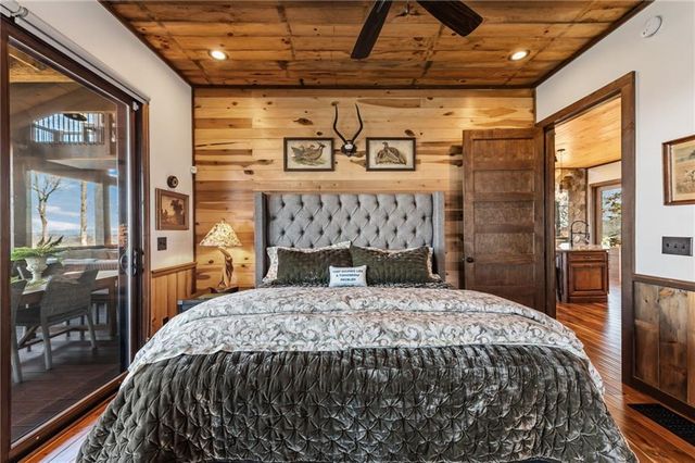 520 Overlook Drive, Blue Ridge, GA 30513