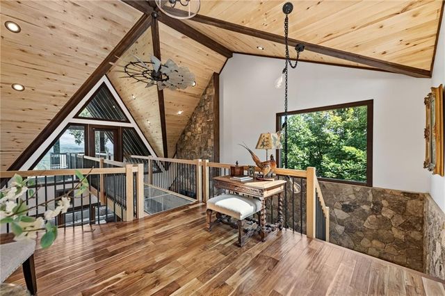 520 Overlook Drive, Blue Ridge, GA 30513