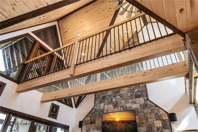 520 Overlook Drive, Blue Ridge, GA 30513