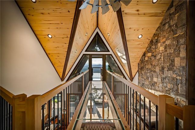 520 Overlook Drive, Blue Ridge, GA 30513