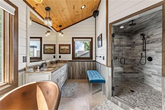 520 Overlook Drive, Blue Ridge, GA 30513