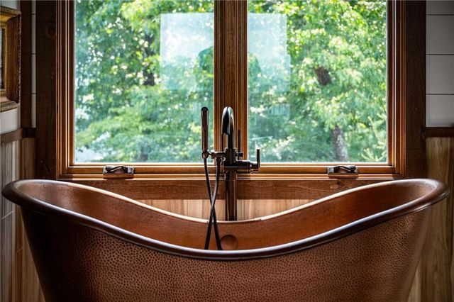 520 Overlook Drive, Blue Ridge, GA 30513