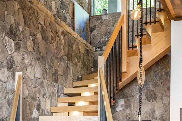 520 Overlook Drive, Blue Ridge, GA 30513