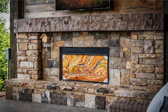 520 Overlook Drive, Blue Ridge, GA 30513