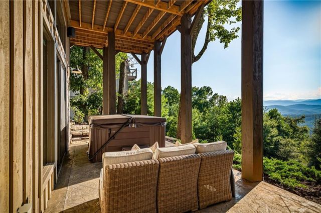 520 Overlook Drive, Blue Ridge, GA 30513