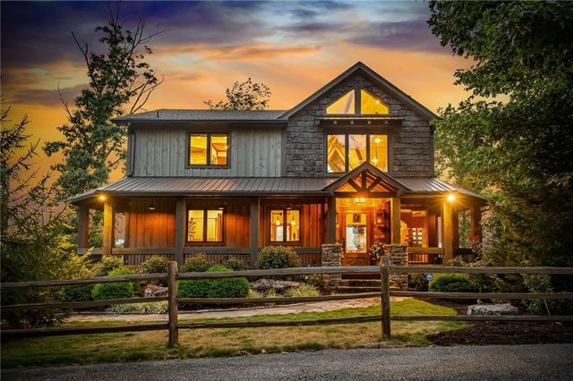 520 Overlook Drive, Blue Ridge, GA 30513